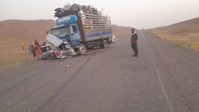 رویداد ترافیکی در هرات جان ۷ عضو یک خانواده را گرفت